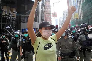 Pese a no haber manifestaciones programada por el Dí del trabajo, en Hong Kong se realizan protestas frente a un centro comercial