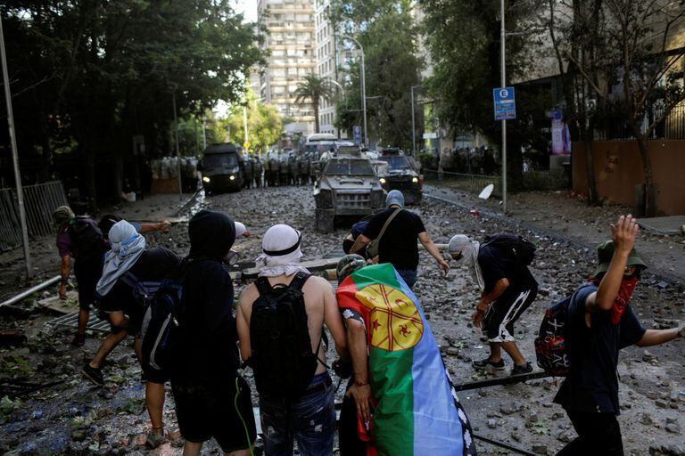 Chile. Según la politóloga María Victoria Murillo, en Latinoamérica se vive una "ola de descontento", lo que se puede ver en manifestaciones y estallidos sociales en diferentes países.