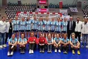 La Garra, el seleccionado argentino de handball femenino, necesita ser uno de los dos mejores del preolímpico de este mes para poder viajar a Japón.