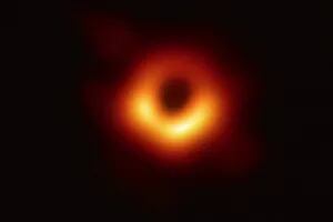 Todo se evaporará en el universo, no solo los agujeros negros