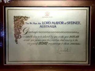 Ein Brief der verstorbenen Königin Elizabeth II. Während eines offiziellen Besuchs in Australien im Jahr 1986