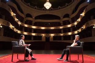 Captura de video de "Escenario Privado", una conversación íntima entre Marcia Haydee y Luis Ortigoza sobre egos, miedos y recuerdos