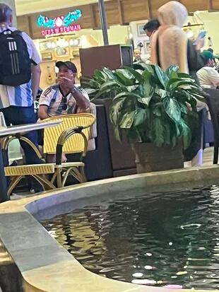 Gustavo Arribas en un centro comercial en Doha, Qatar
