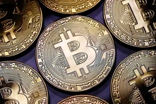 El bitcoin superó la barrera de los 34.000 dólares a comienzos de año