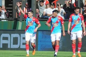 Superliga. Arsenal se recuperó con una goleada y hunde a Estudiantes