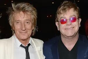 Elton John sigue enojado con Stewart, a pesar de sus intentos por reconciliarse
