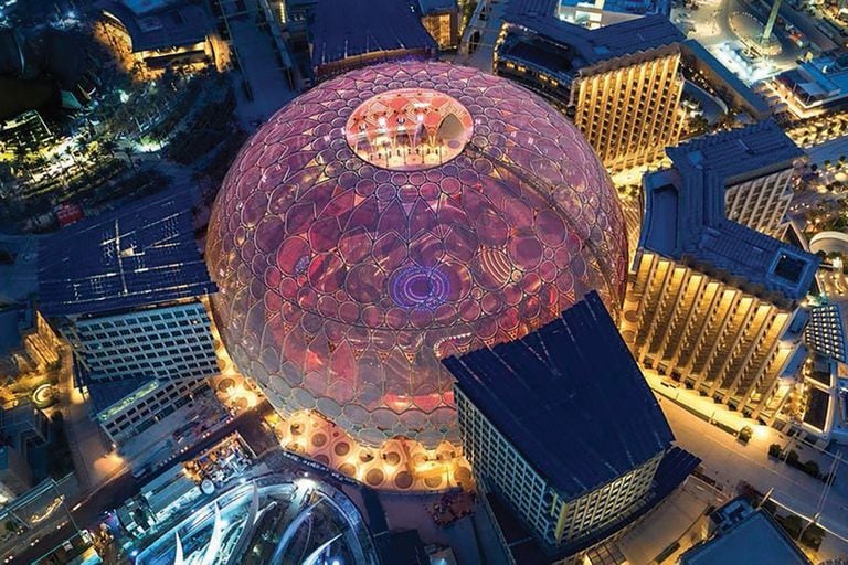 Al Wasl Plaza, el espacio central de la Expo Dubai 2020, concebido como un jardín, un auténtico oasis 
en medio del desierto
