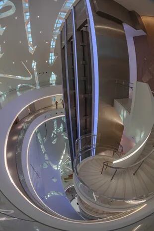Se dieron a conocer las primeras imágenes del Museo del Futuro de Killa Design en Dubai.