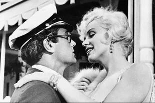 Tony Curtis y Marilyn Monroe en Una Eva y dos Adanes, película en la que no pudieron trabajar en armonía