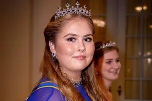 La fastuosa tiara que usó Amalia, la hija de Máxima, para el cumpleaños del príncipe de Dinamarca