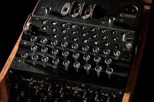 La máquina alemana para escribir el código Enigma, el modelo M1070, capturada por los británicos en abril de 1945