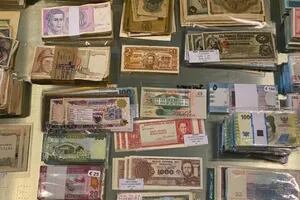 Detienen a un coleccionista que intentó entrar al país con raros billetes de la Alemania nazi