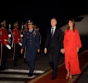 El Presidente y la primera dama arribaron a Indonesia anoche