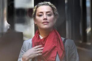 Amber Heard enfrenta una demanda por difamación de parte de Johnny Depp, a quien ella acusa de lo mismo y de violencia física y psicológica