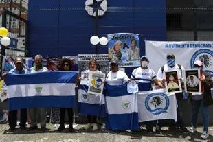 Protestas de nicaragüenses frente a la embajada de Nicaragua en San José de Costa Rica