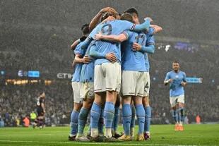 El festejo grupal de los jugadores en otra goleada de Manchester City