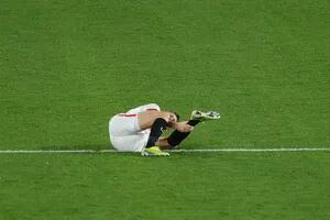 Sevilla: Ocampos sufrió un pisotón criminal y Papu Gómez anotó su primer gol