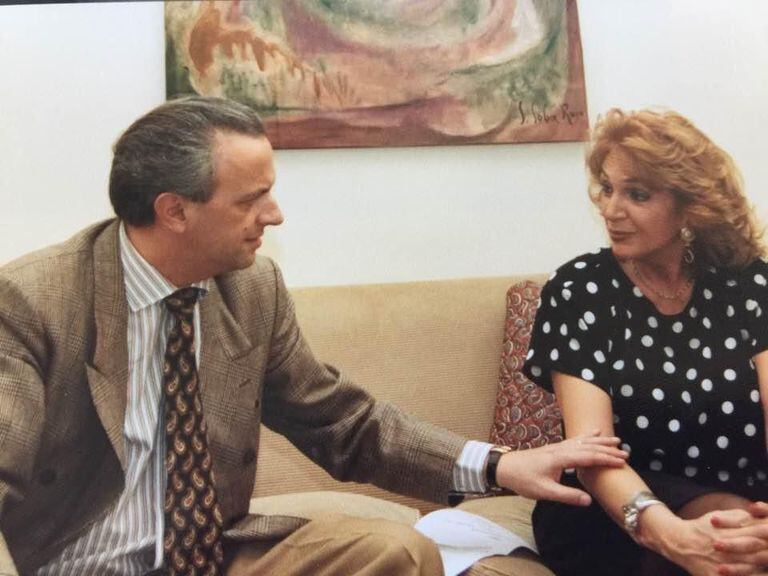 Jorge Santos con Magdalena Ruiz Guiñazú (Foto: La Nación)