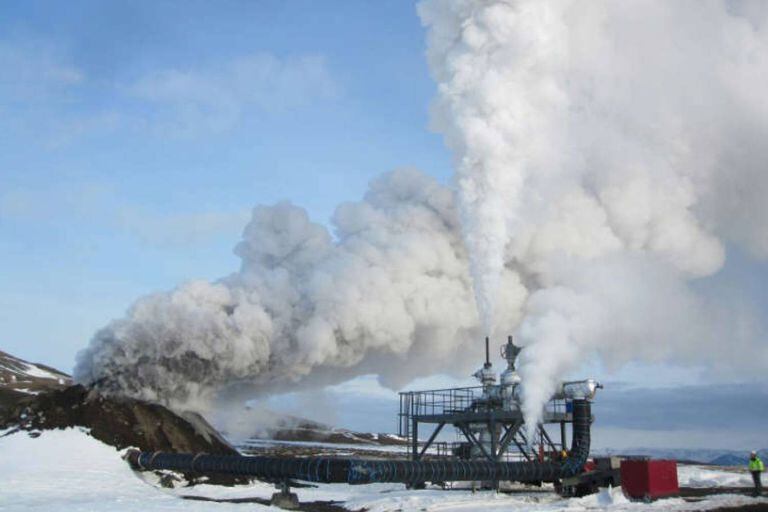 La perforación realizada por el KMT permitirá, entre otras cosas, analizar y potenciar los beneficios de la energía geotérmica, un recurso que ya existe en Islandia