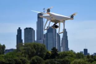 Los pilotos de drones son cada vez más buscados para todo tipo de actividades (Foto: ANAC)