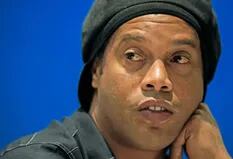 Ronaldinho: embargan 57 propiedades y le retienen los pasaportes al exfutbolista