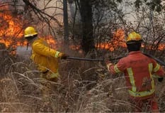Córdoba: ¿por qué se complica el trabajo de los bomberos para combatir el fuego?