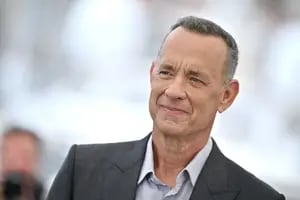 Tom Hanks advierte sobre una versión ilegítima de su imagen, realizada con Inteligencia Artificial
