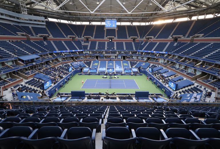 Una vista general del estadio Arthur Ashe; a partir de la semana próxima, el US Open podrá contar nuevamente con espectadores