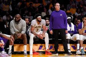 La eliminación prematura de Lakers y los equipos más decepcionantes de la historia, según Álvaro y el Coach