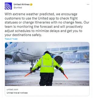 Due to the inclement weather, United Airlines offered its passengers to change tickets for free