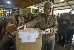 Aníbal Fernández votó en Quilmes