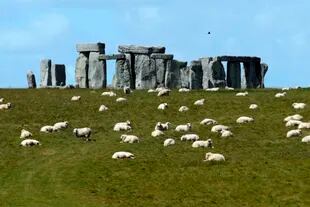 En Inglaterra es tradición visitar el complejo Stonehenge, también llamado “El Templo del Sol”, para celebrar la llegada del verano
