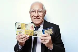 El periodista que más Copas del Mundo cubrió cumplirá 88 años en Qatar: historias del hombre que vio jugar a todos