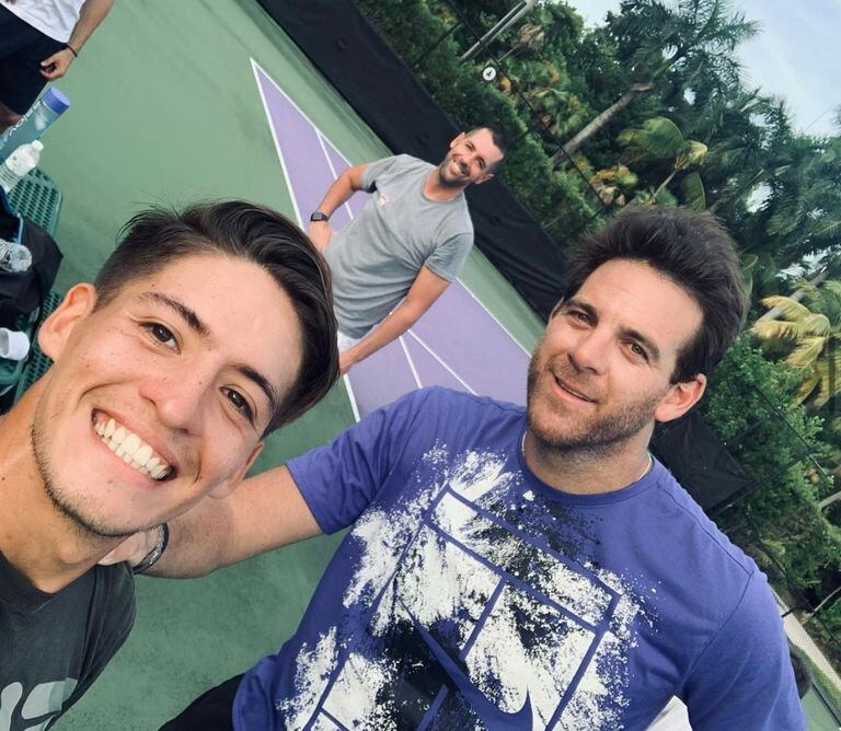 En agosto pasado, en Miami: Sebastián Báez junto con Juan Martín del Potro, luego de un entrenamiento. 