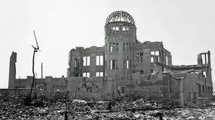 Se calcula que la bomba que cayó en Hiroshima mató a unas 80.000 personas.