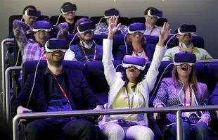Los visores de realidad virtual Gear VR de Samsung, una de las vedettes de la feria