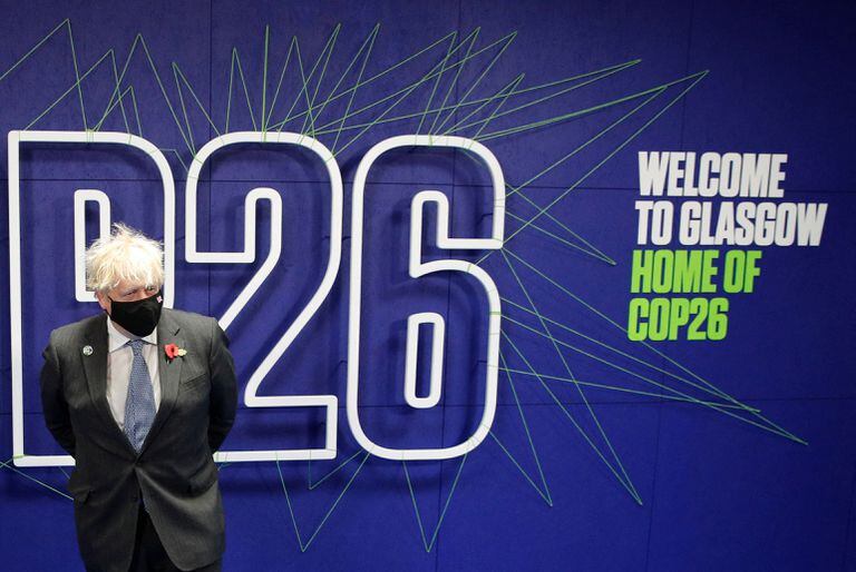 El primer ministro británico, Boris Johnson, posa a su llegada a la Cumbre del Clima de la ONU COP26 en Glasgow el 1 de noviembre de 2021