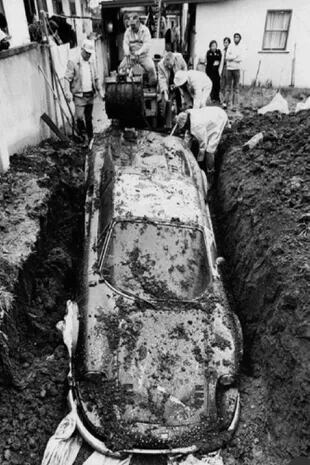 El trabajo de excavación para recuperar el Ferrari Dino
