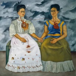 "Las dos Fridas", de 1939, en el Instituto Nacional de Bellas Artes y Literatura, del Museo de Arte Moderno de México, donde la obra de Kahlo está considerada "monumento artístico"
Photo credit: LML Archive 