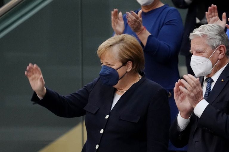 Merkel saludó desde la tribuna