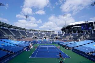 Así jugó Naomi Osaka la semifinal que le ganó a Elise Mertens: casi en soledad en el estadio Grandstand.