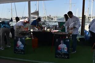 Juan Kittlein competed with his paella against representatives from Italy, France, Finland, Mexico, Canada, United Arab Emirates, Japan, Ecuador, Switzerland and Mexico (in the photo)