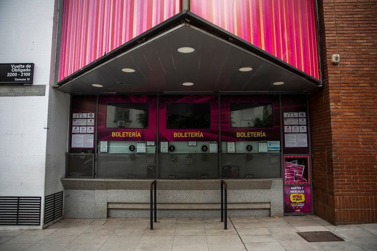 Los cines de la Capital y el Gran Buenos Aires están cerrados desde mediados de abril y solo permanecen abiertos algunos complejos del interior