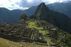 Detuvieron a dos argentinos por dañar y defecar en las ruinas de Machu Picchu
