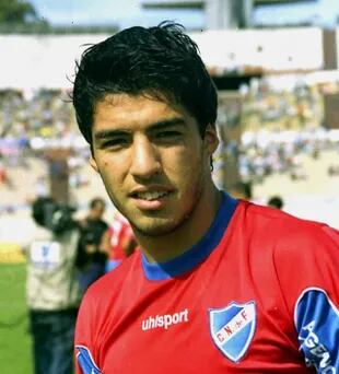 Luis Suárez ganó dos de los tres clásicos ante Peñarol con la camiseta de Nacional y marcó un gol