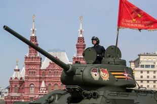 Un tanque T-34-85 participants in an encyclopedia of Victoria, in Moscow, Russia, on May 7, 2022.