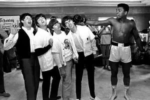 La verdadera reacción de John Lennon luego de la mítica foto de los Beatles con Muhammad Ali
