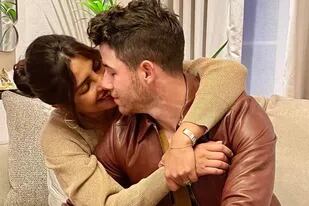 Priyanka Chopa y Nick Jonas se convirtieron en padres por primera vez (Crédito: Instagram/@priyankachopra)
