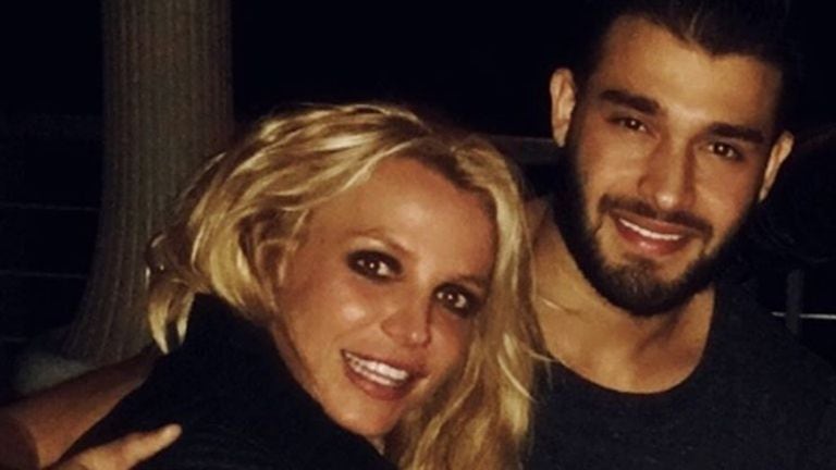 Se espera que Britney Spears se case con su novio, Sam Asghari, después de anunciar el compromiso de la pareja en sus redes sociales 