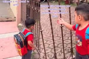 El conmovedor video de un niño cuando pasa por el lugar donde velaron a su abuela